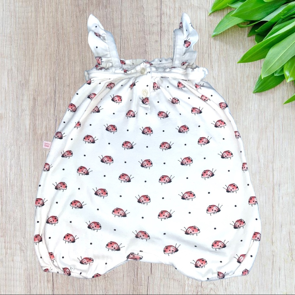 BabyGap 6-9 Month Soft Bubble Romper 🐞